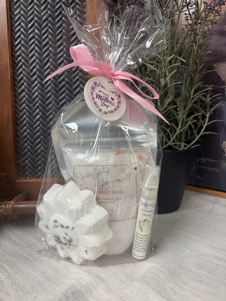 Small Gift Bag ( BathSalt , Bath bomb, Spray) scents vary