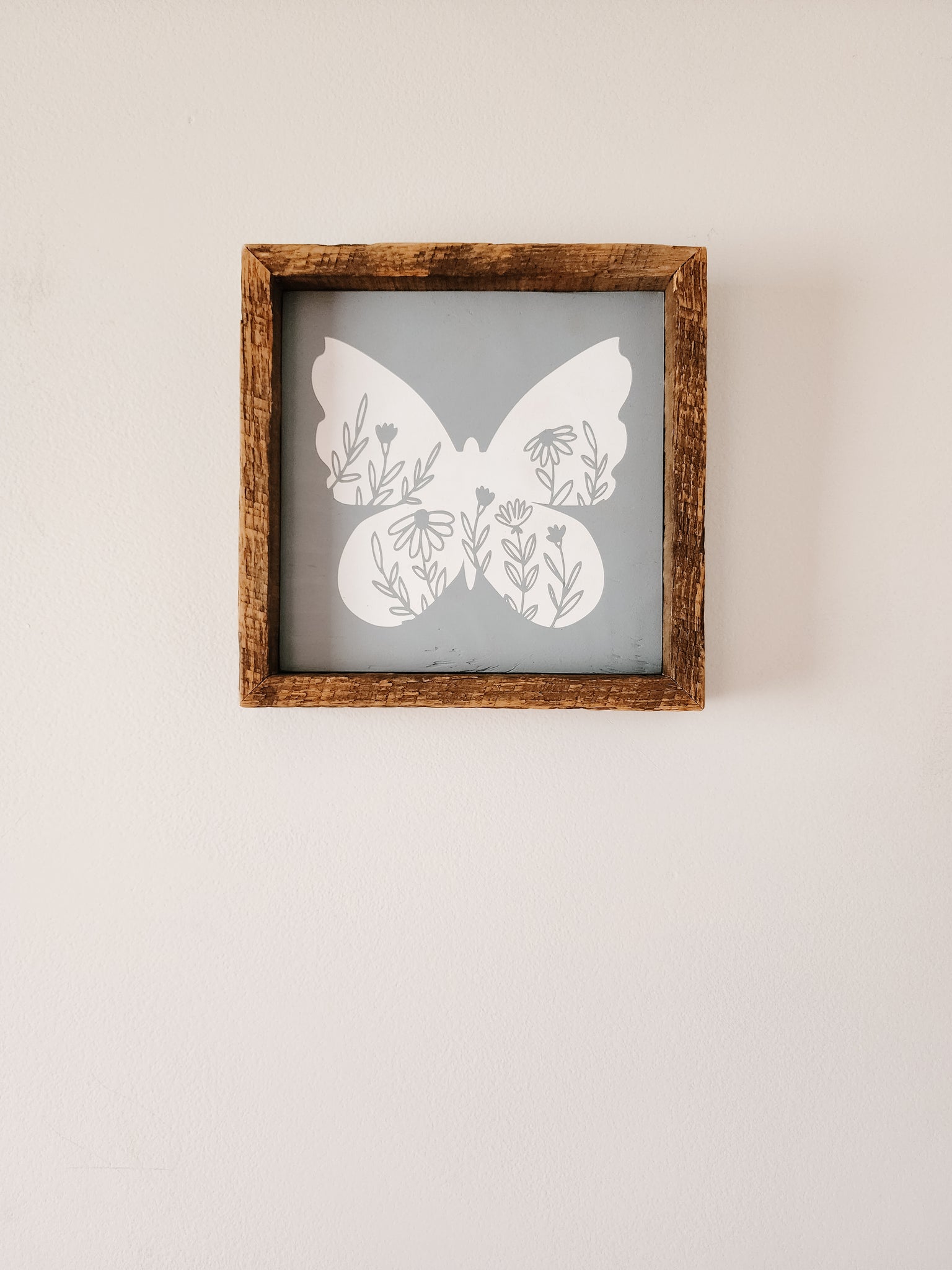 9x9 floral butterfly  sign - blue