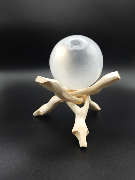 Natrural wooden tripod sphere stand