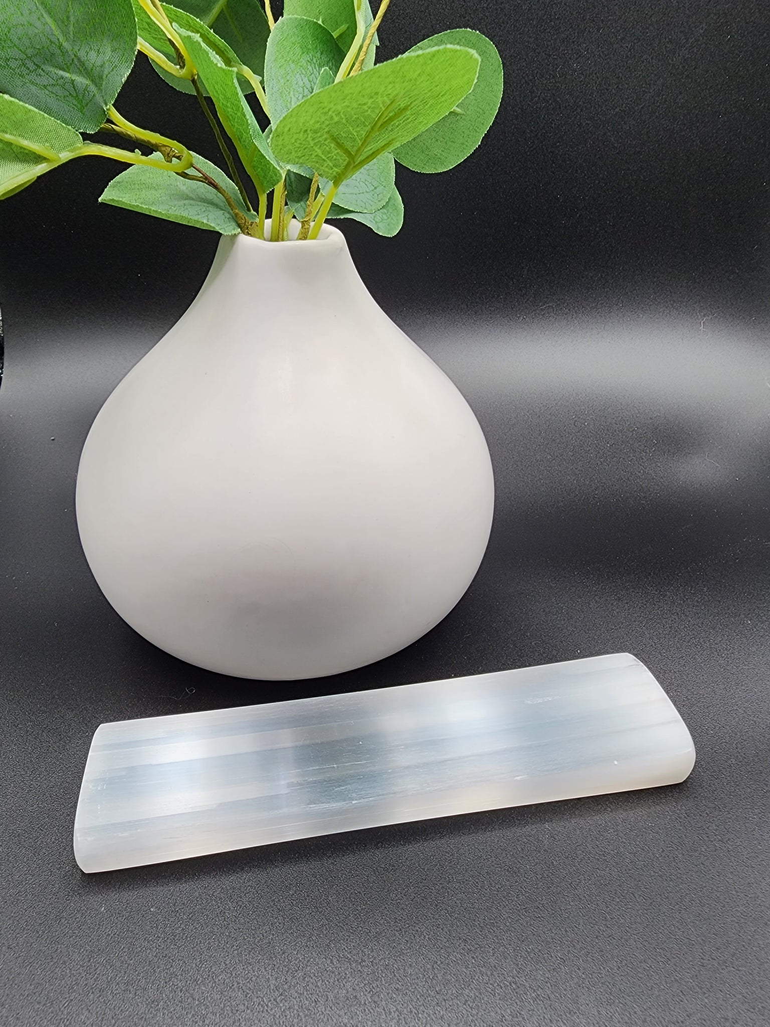 Selenite charging plate