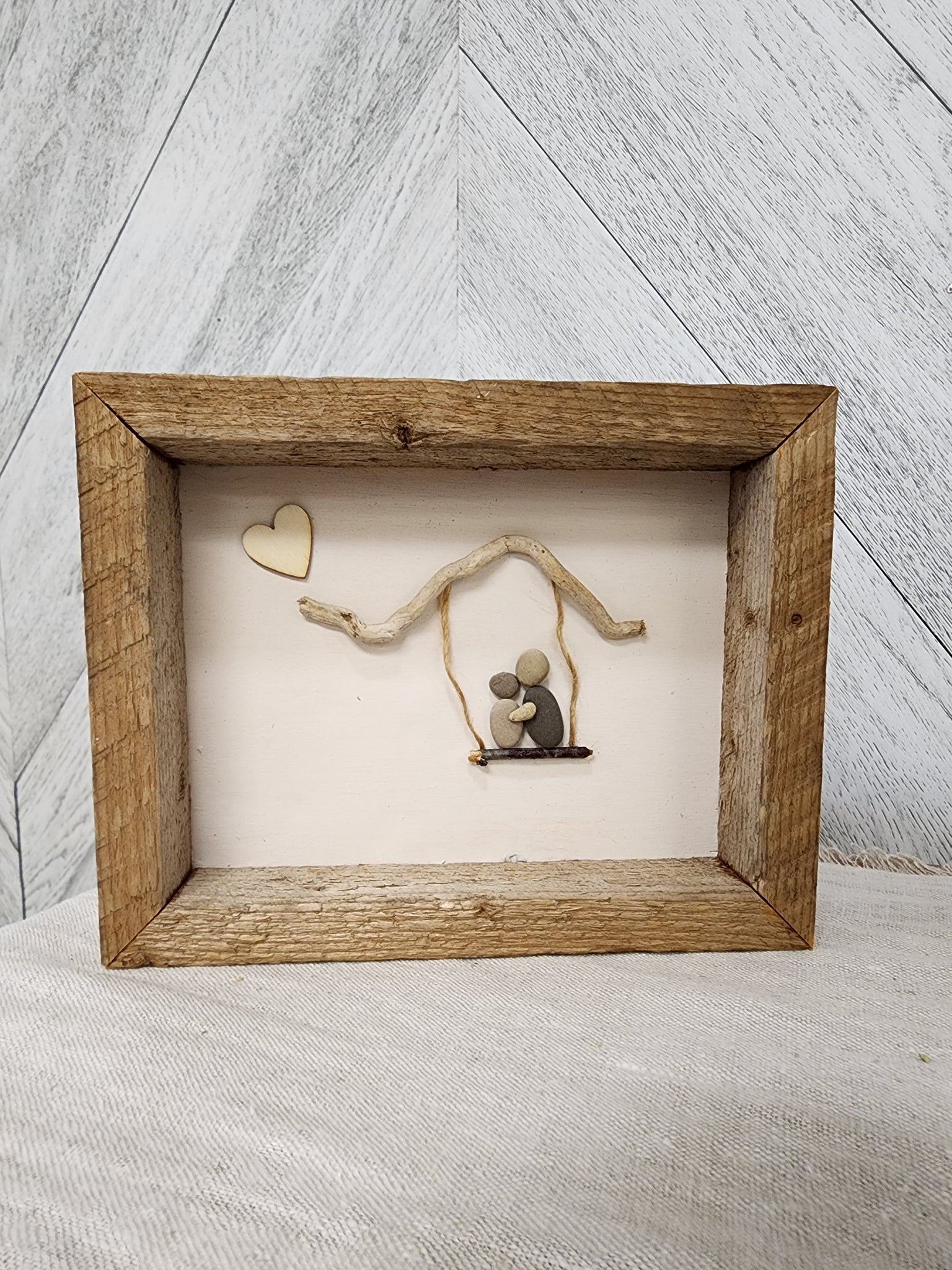 PA-Pebble Art Couple on Swing