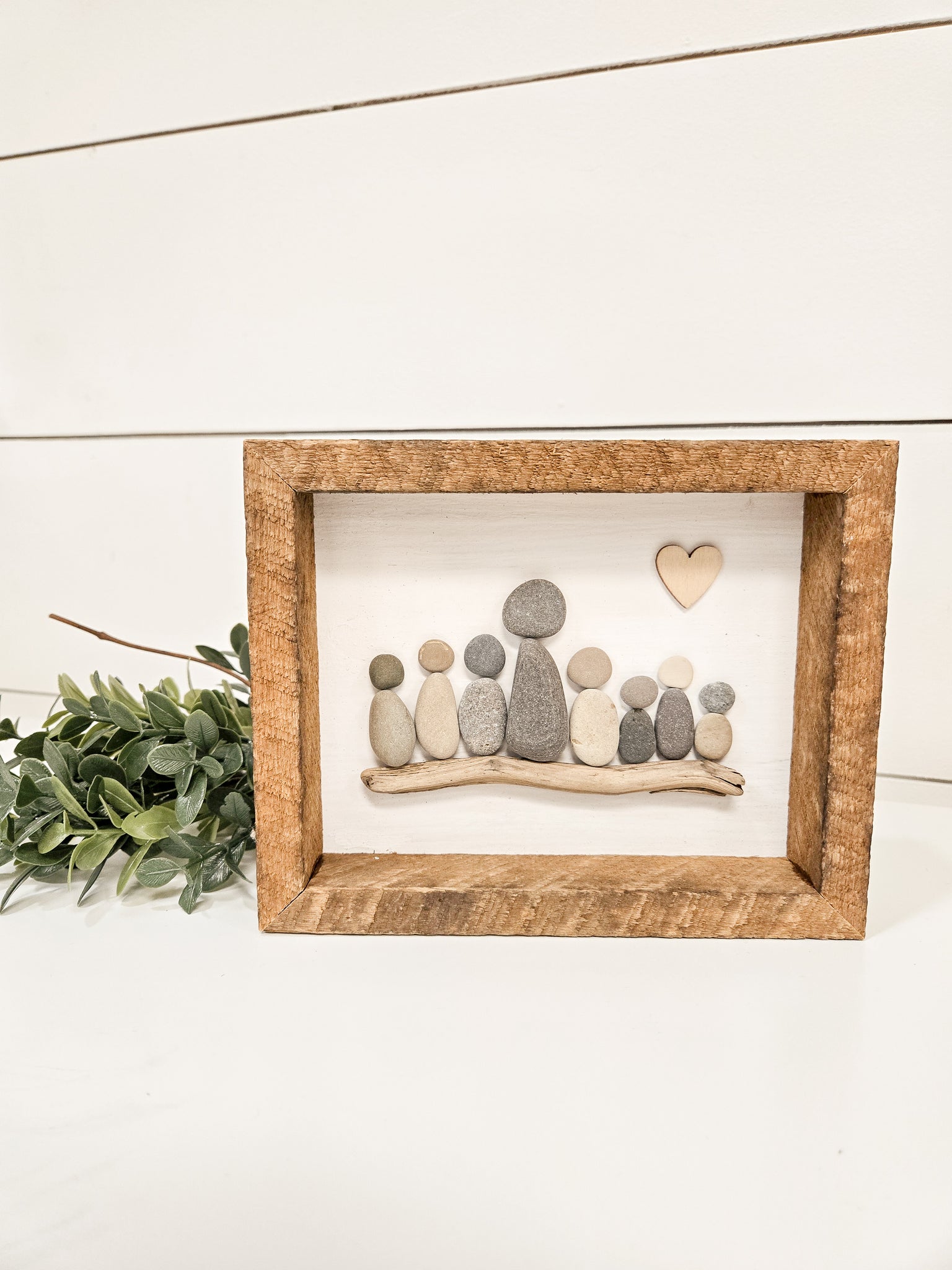 PA-Pebble Art Family of 8