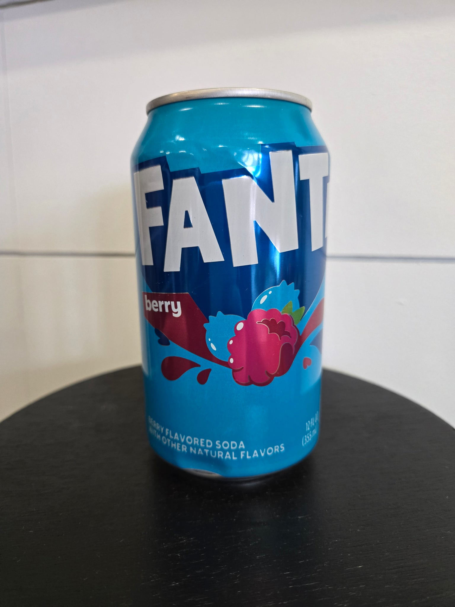 Fanta Berry Soda, 12 fl oz can