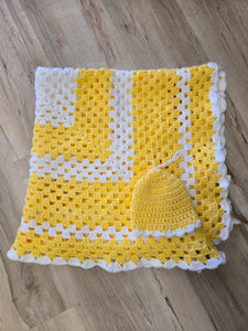 Large knit baby blanket and hat set - Yellow and white with yellow hat