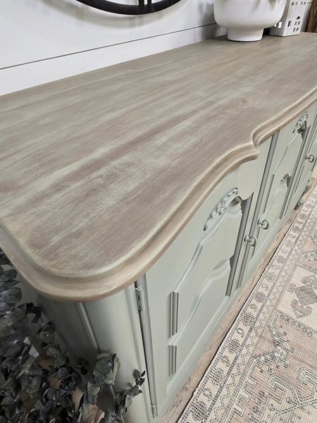 Bellwood Buffet Entryway Media Cabinet