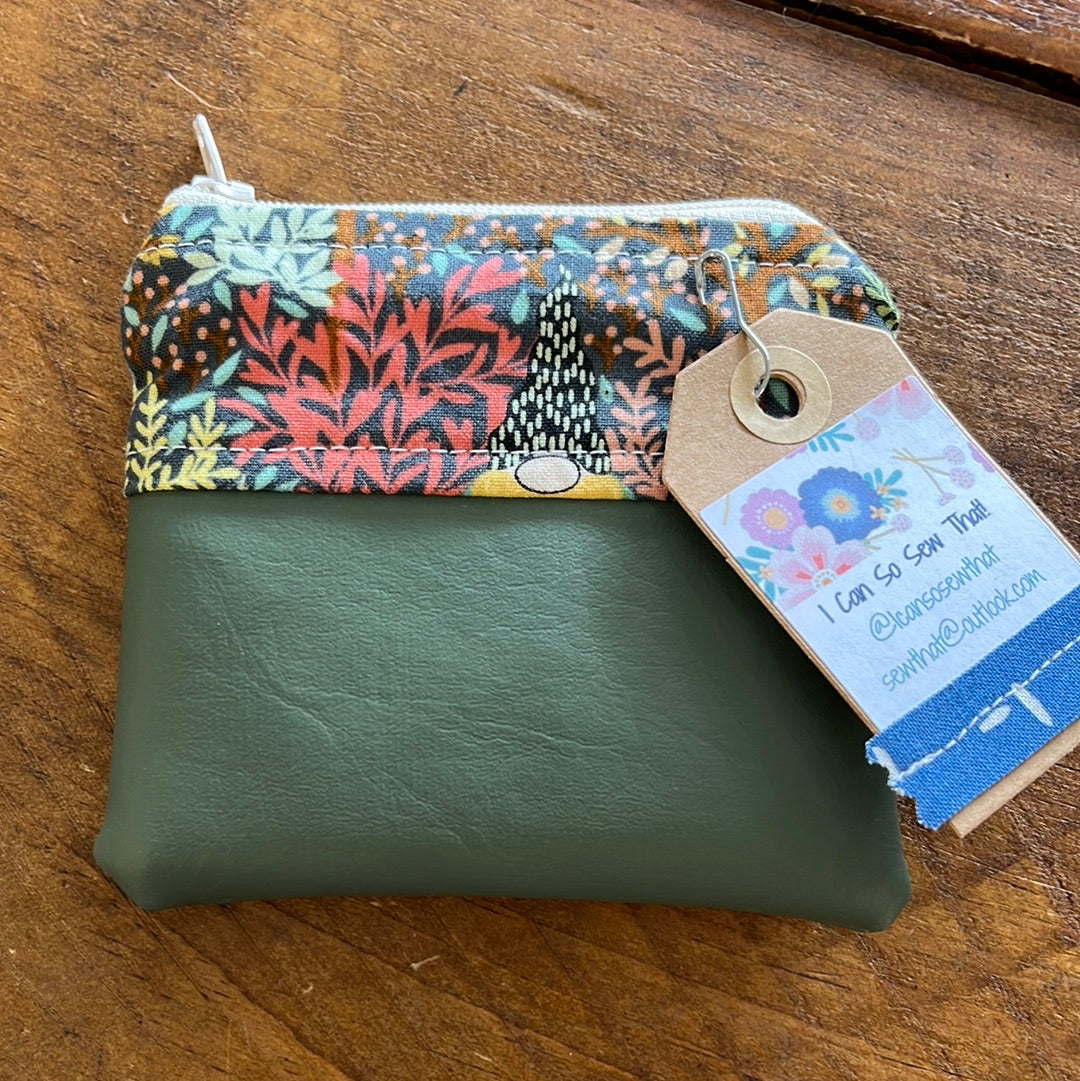 Small 1/2  Faux & 1/2 Cotton 4"x4" Zip Pouch - Green Gnome