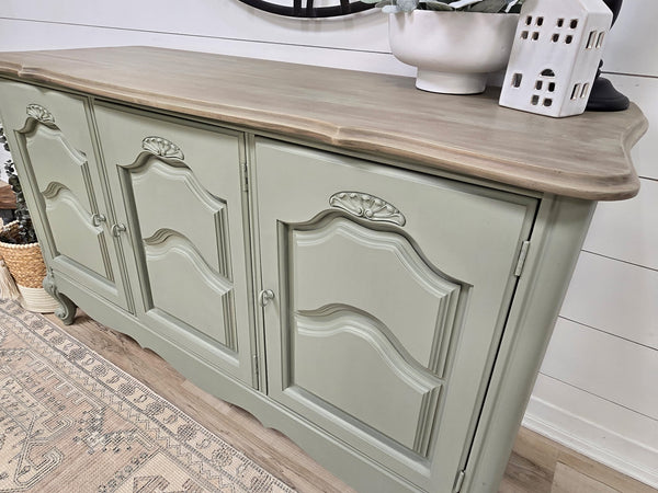 Bellwood Buffet Entryway Media Cabinet