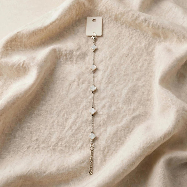 6a32f7be6982234f0f465536_silver-clover-bracelet-centered-1080_1791134541201.jpg