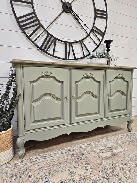 Bellwood Buffet Entryway Media Cabinet