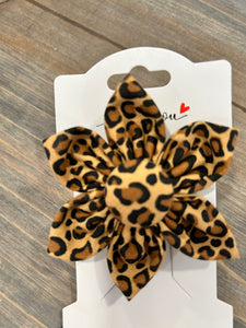 Detachable flower for dog collar sale