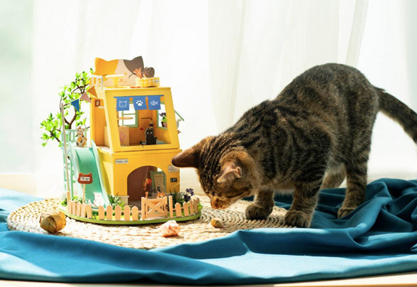 RoLife- The Cat House DIY Miniature Dollhouse