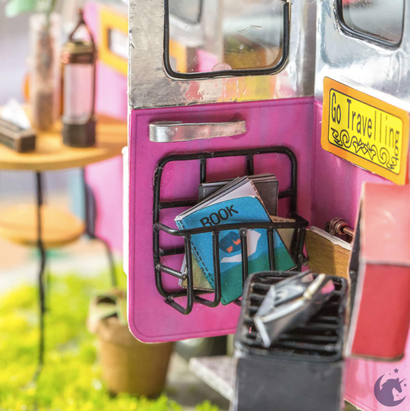 RoLife- Happy Camper DIY Dollhouse Miniatures Kit