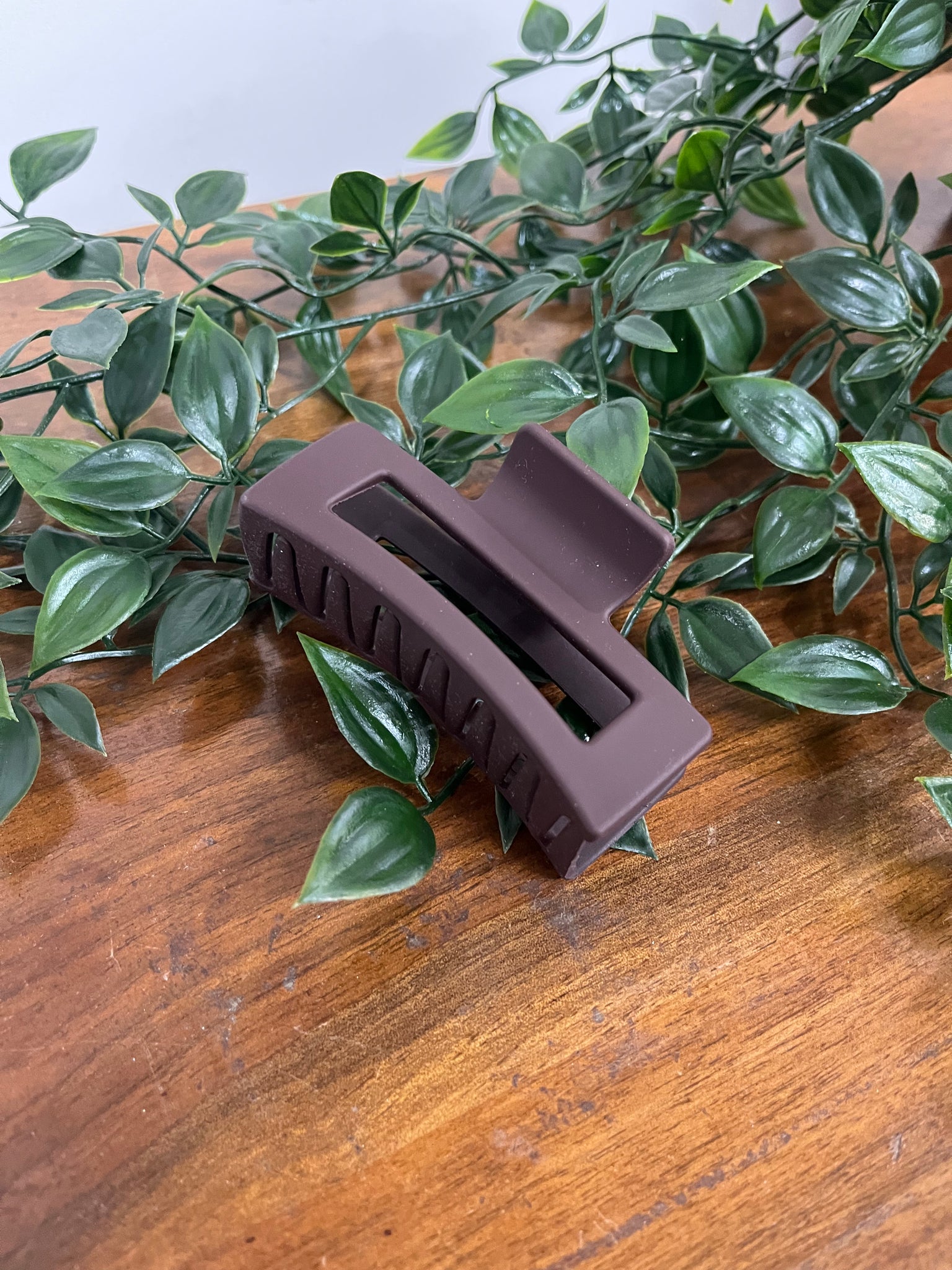 Large Hair Clip- Matte Brown