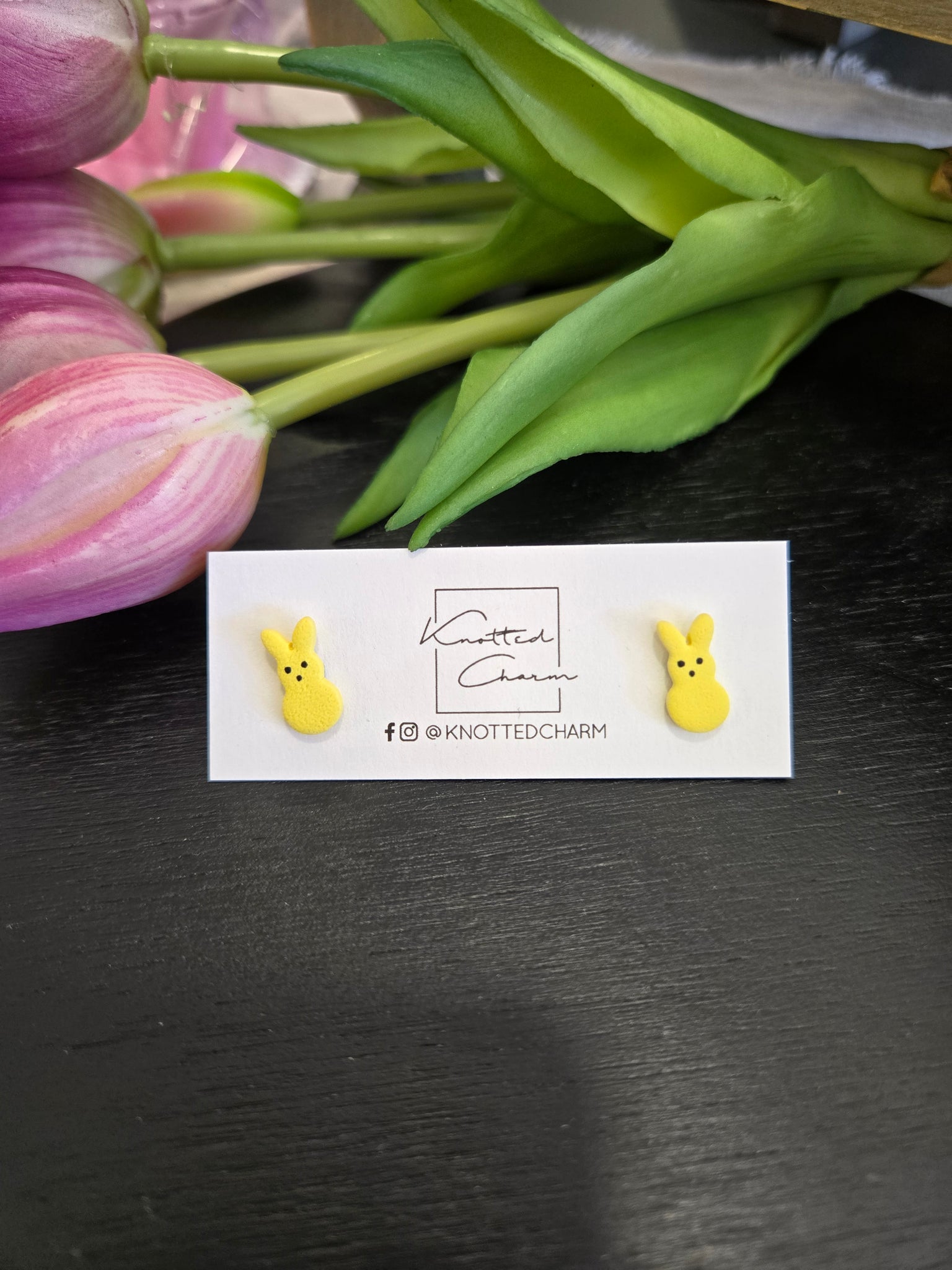 Peep Bunny stud earrings -yellow