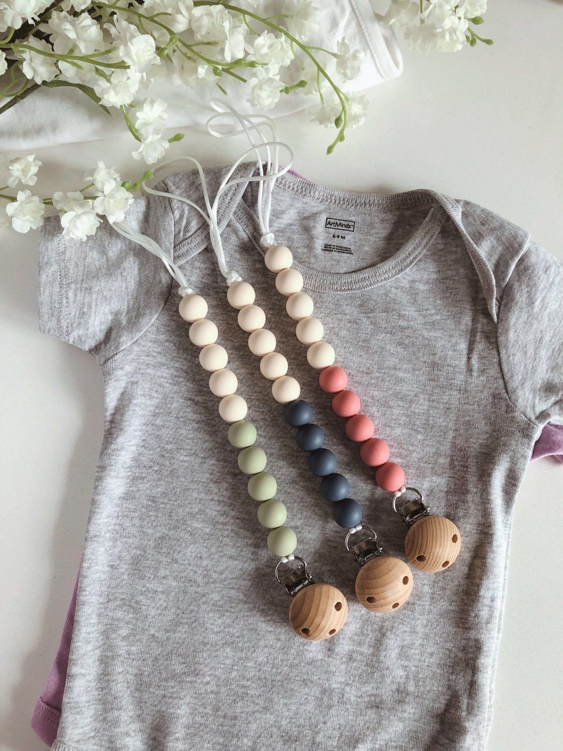 LNF - Silicone Beads w/Wood Pacifier Clip