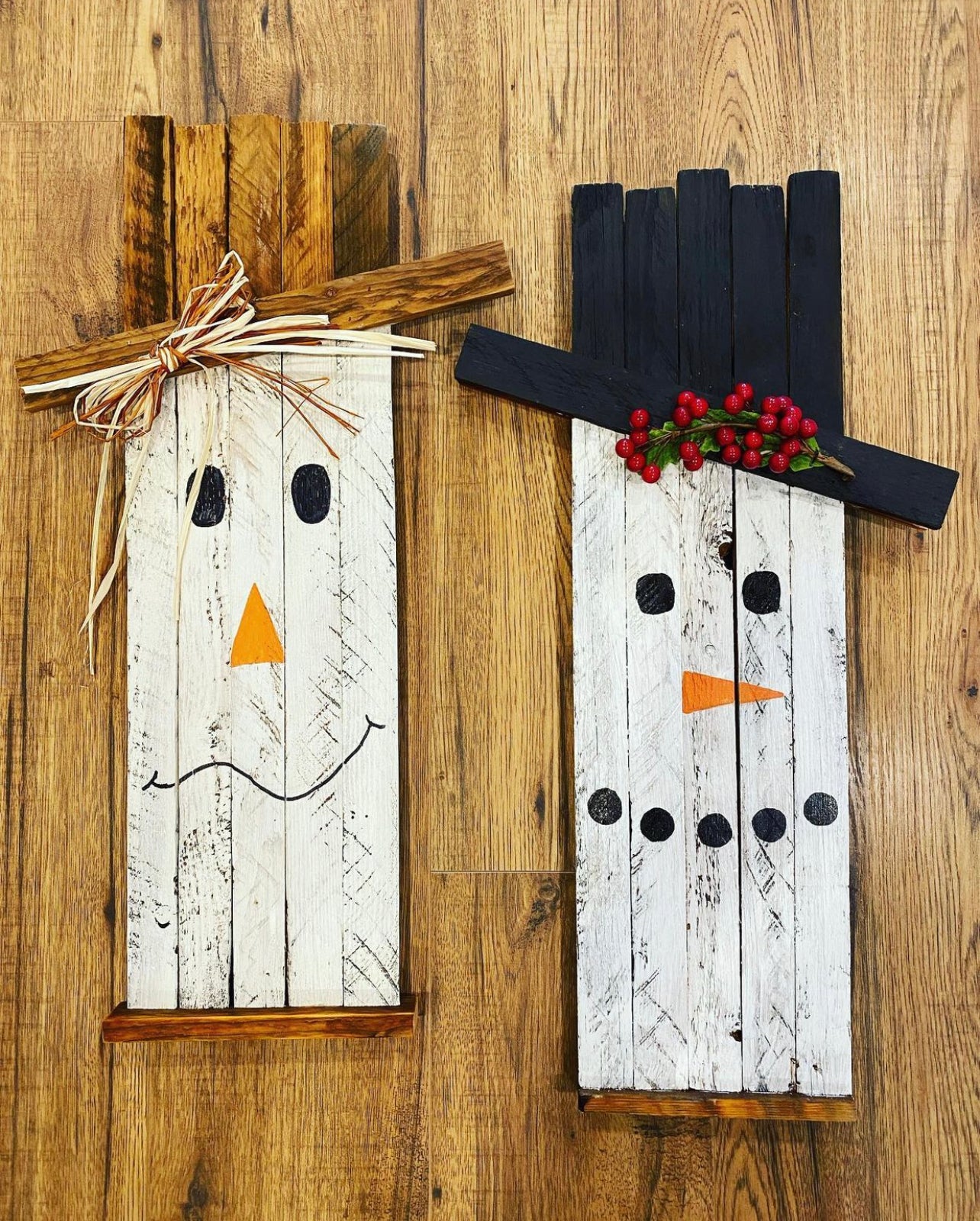 WWS - Reversible Porch Leaner Scarecrow/Snowman