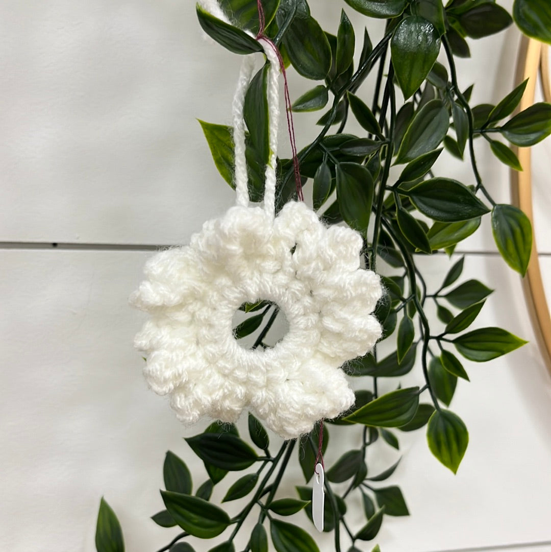 Knitted wreath ornaments